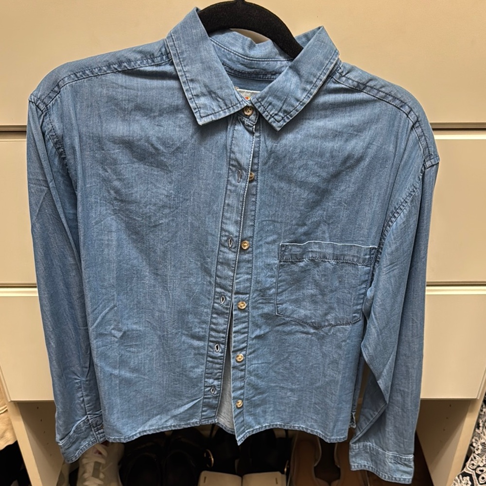Cropped denim shirt